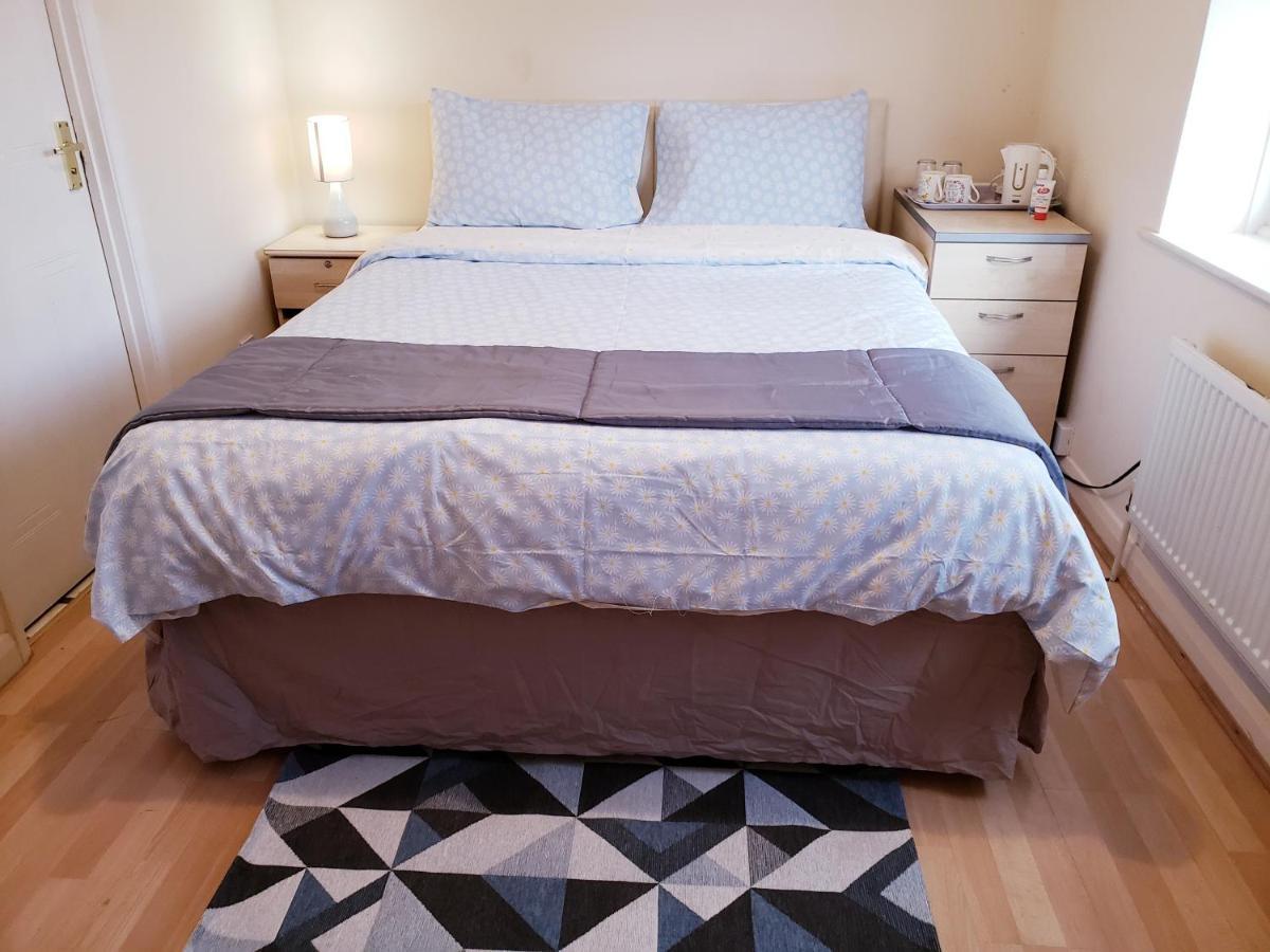 Ensuite Near Canal Southall