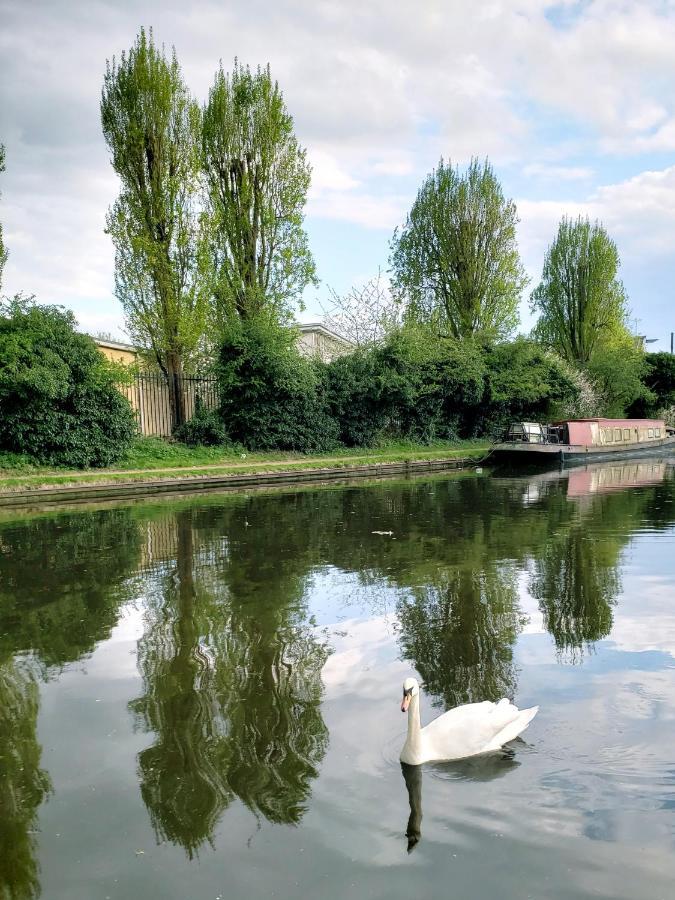 Homestay Ensuite Near Canal