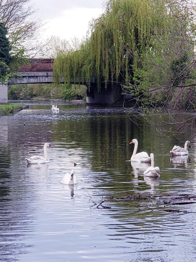 Homestay Ensuite Near Canal *