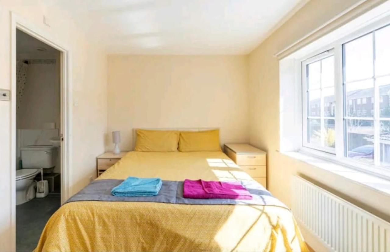 Ensuite Near Canal * Southall